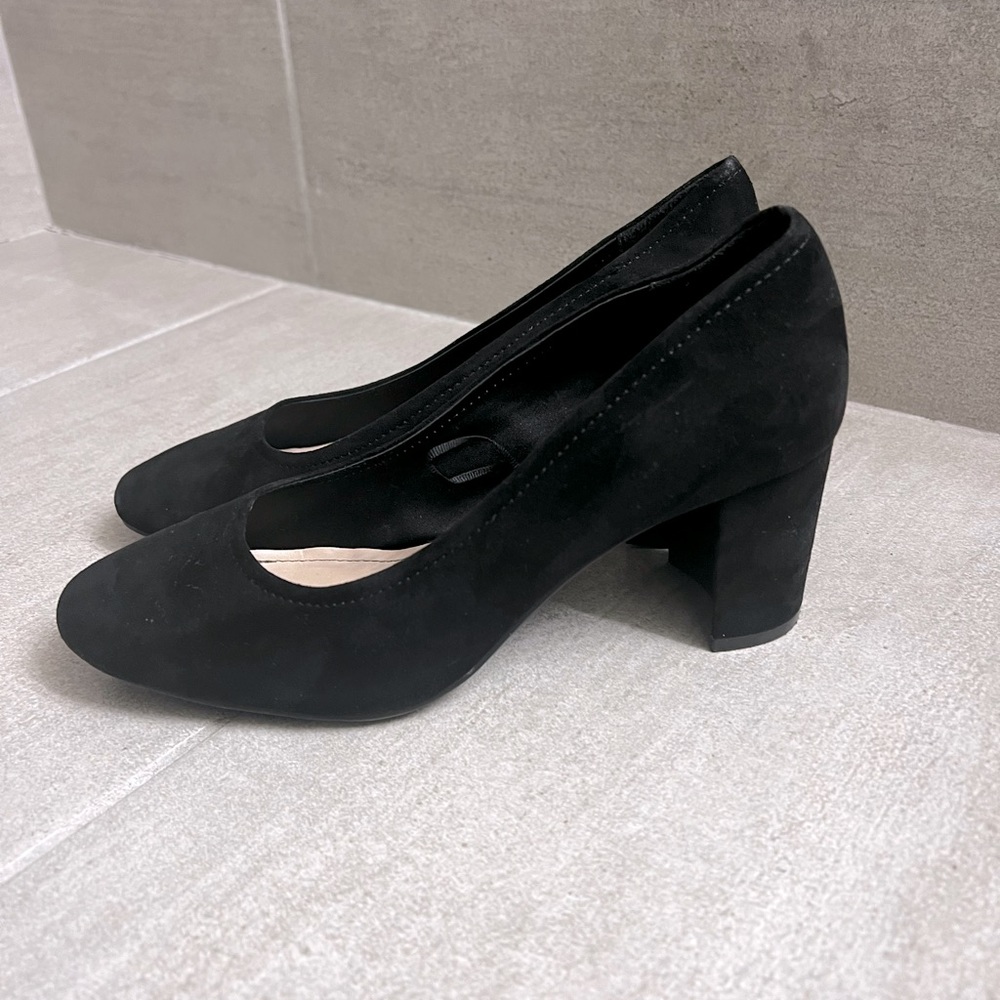 H&M black block-heeled pumps size 37 (size 6).